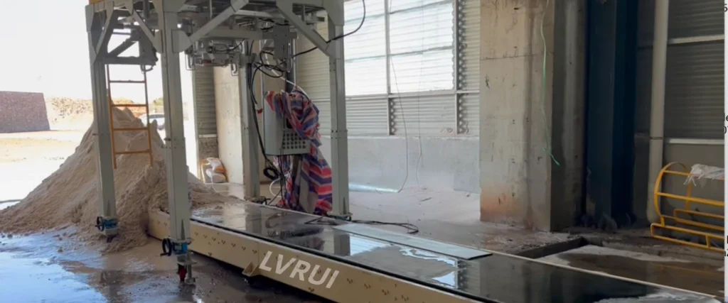 Bulk bag filling accuracy for FIBC weighing and cement powder filling