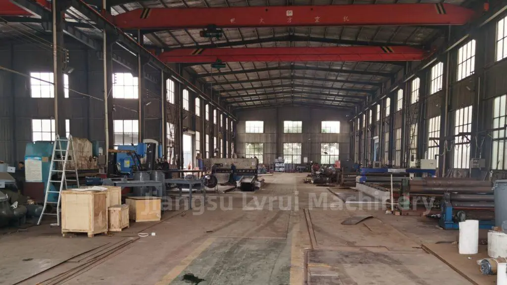 Bulk material handling equipment manufacturing workshop at LVRUI factory