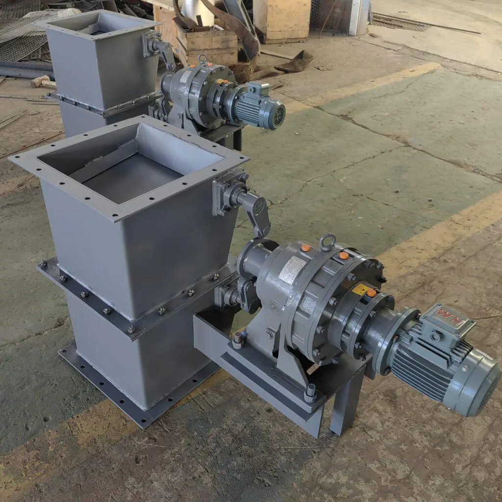 Double flap valve for cement silo discharge flow control system