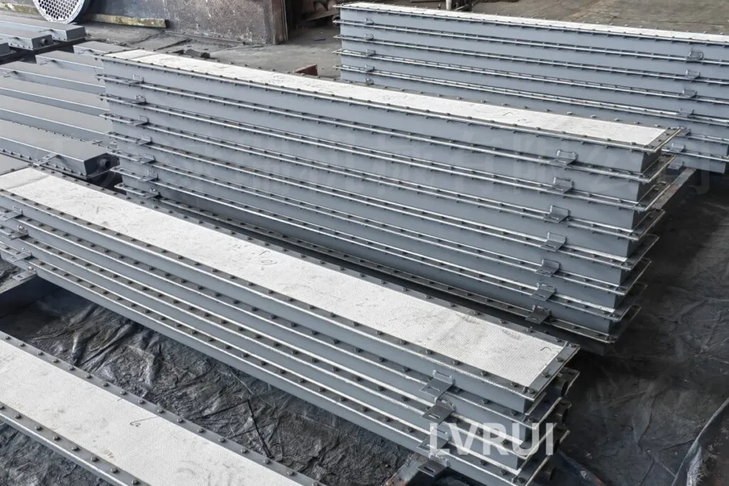 Aeration pad installed in cement silo cone to improve powder flow and prevent blockage