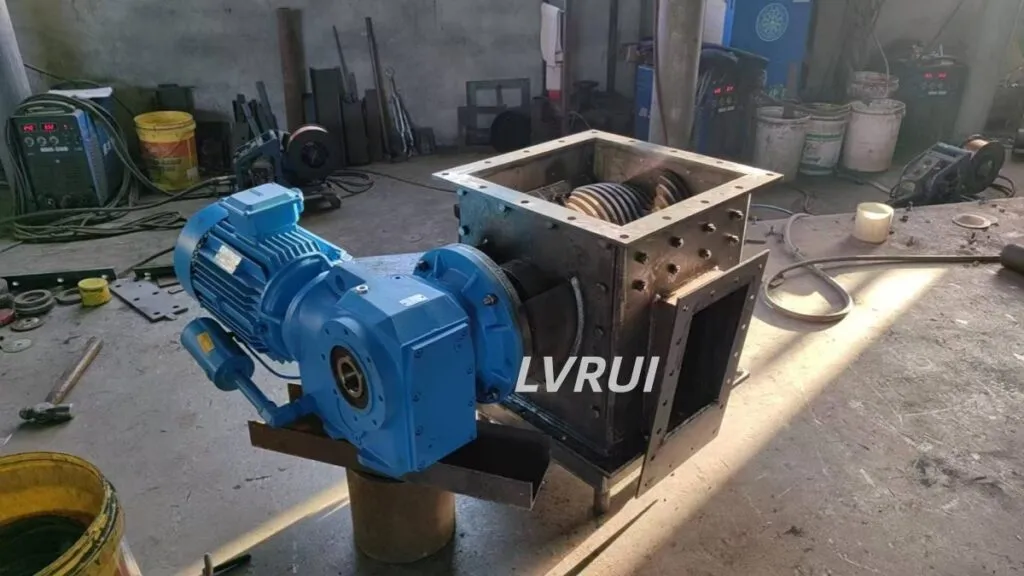 Industrial lump breaker for bulk material handling, manufactured by LVRUI