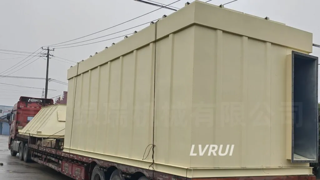 pulse-jet-bag-filter-working-principle-lvrui-dust-collector.jpg Pulse jet bag filter working principle diagram showing dust removal and filter cleaning by LVRUI