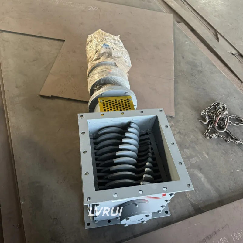 Industrial lump breaker for smooth cement material flow in silo discharge systems