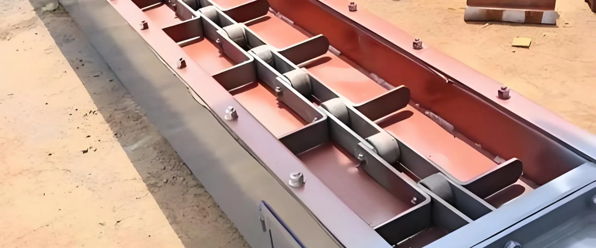 Chain Conveyor Wear in Cement and Clinker Handling: 7 Causes and Practical Solutions